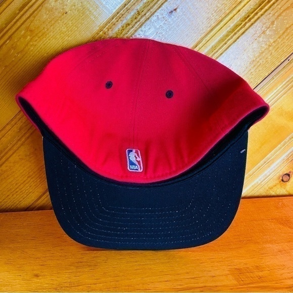 Adidas NBA Chicago Bulls Hat size L/XL - Picture 2 of 3